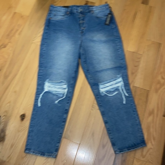 NWT BLANKNYC The Madison Crop Jean in size 31 - Picture 6 of 11